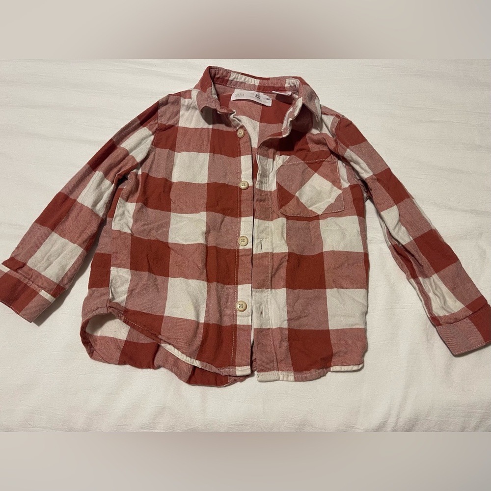 Boys Zara red/white button down size 2-3. Small imperfections shown.